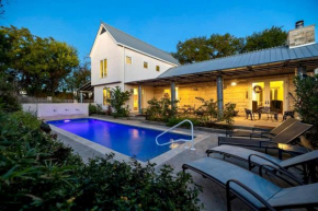 Estancia - Pool Hot Tub Ping Pong